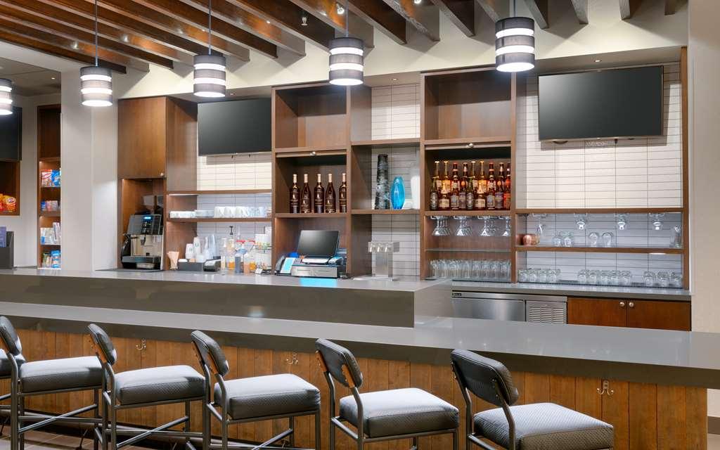 Hyatt Place Anchorage-Midtown Ресторан фото